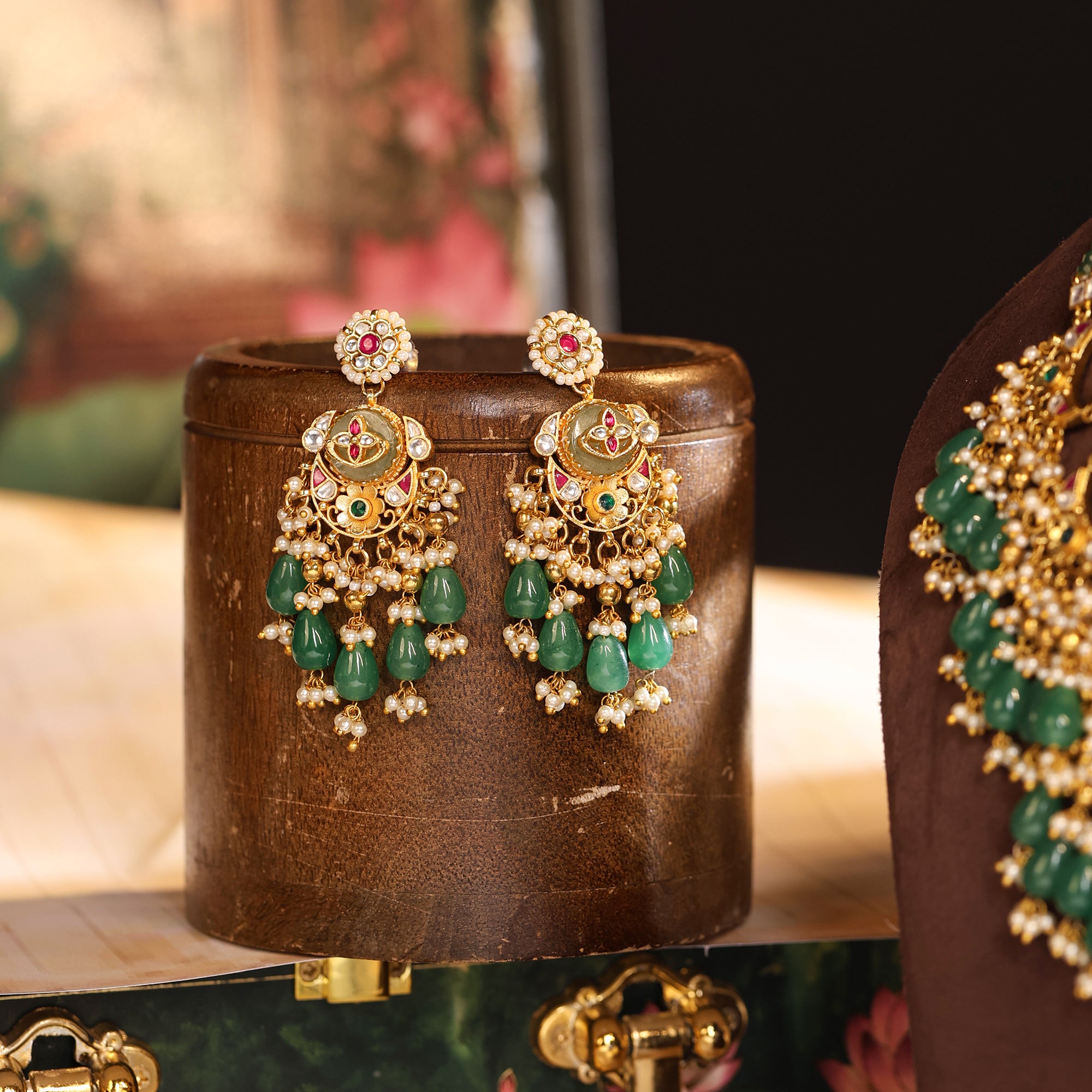Elegant Gold Plated Choker Necklace Set with Earrings