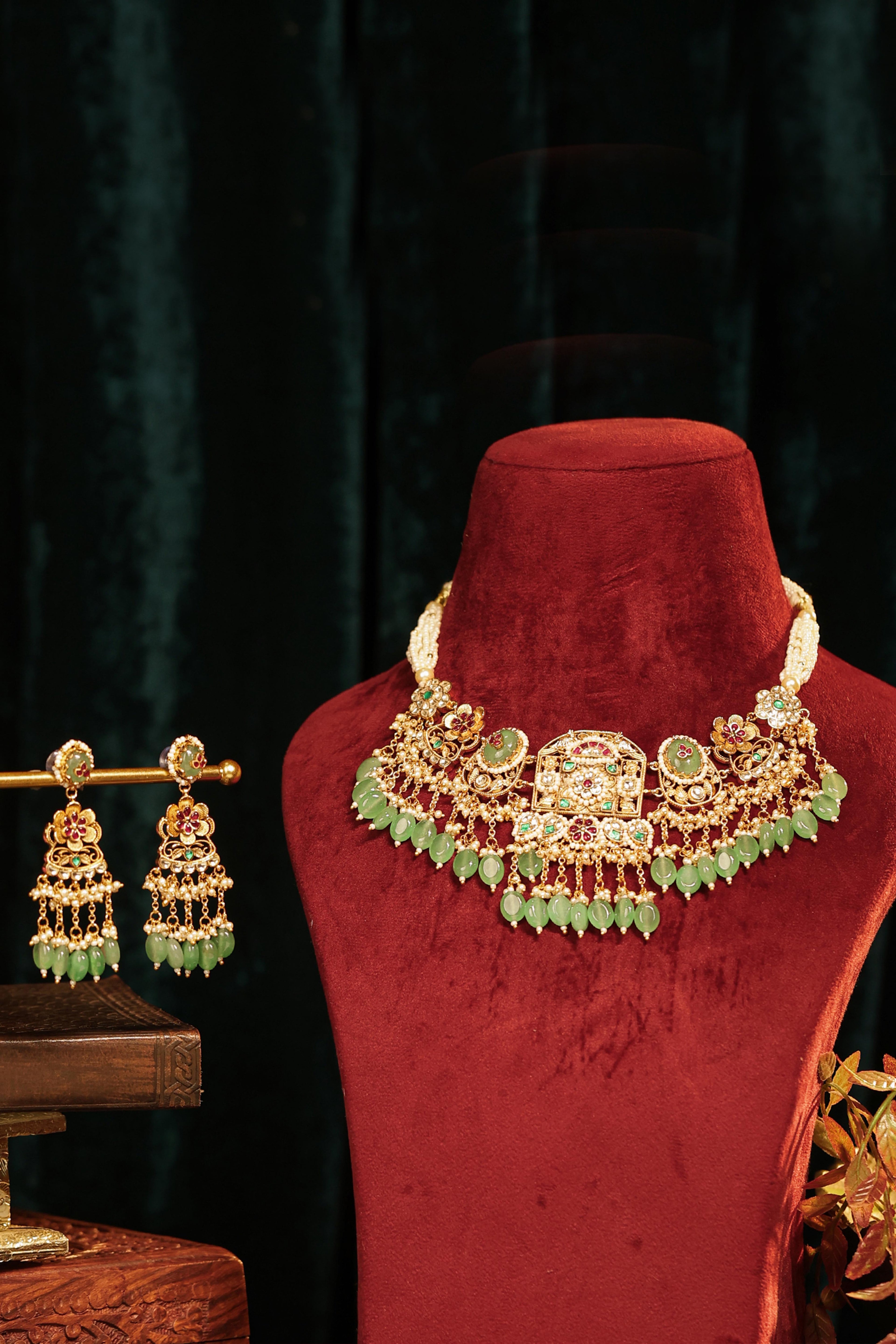 Classic Designer Choker Necklace Set with Earrings