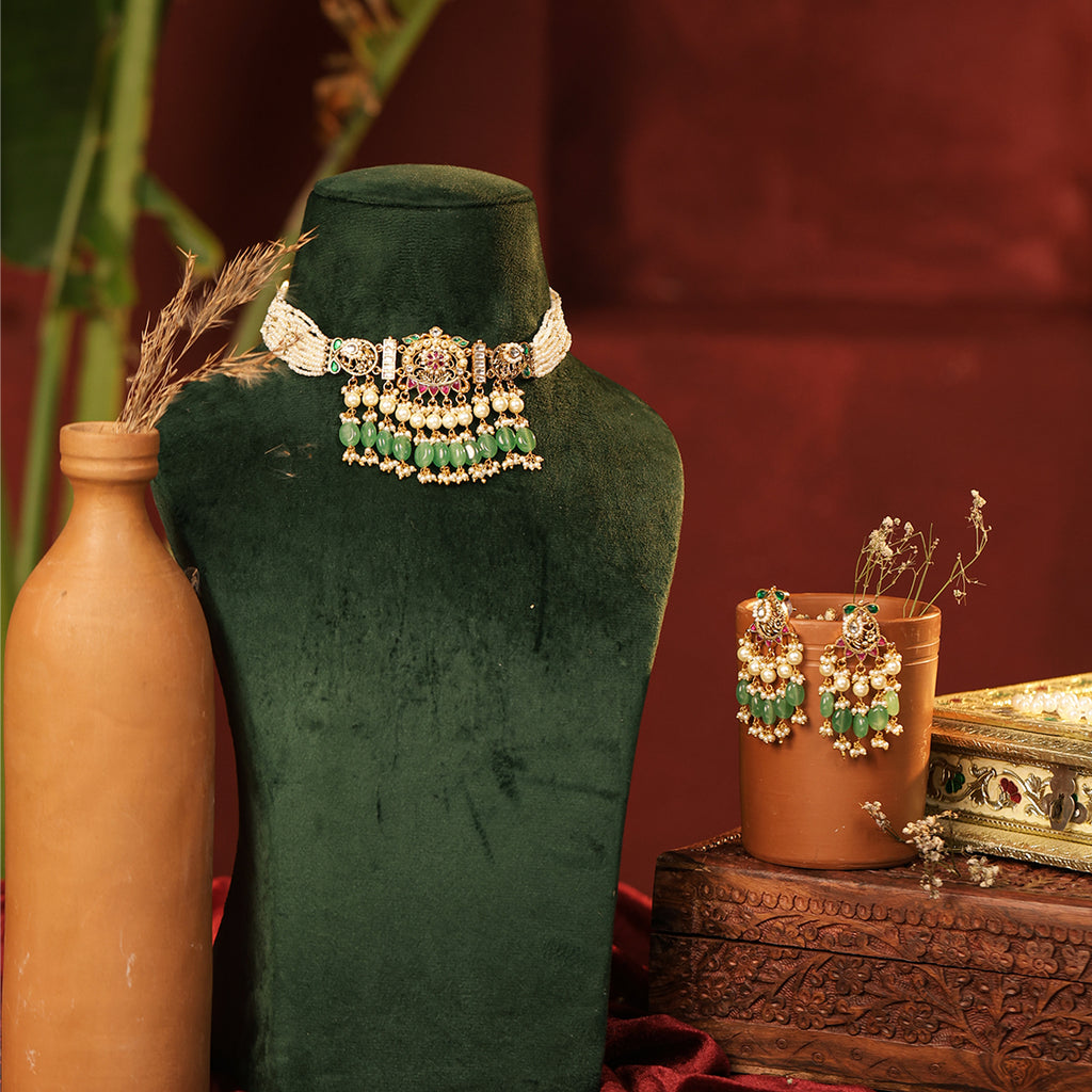 Lightweight Designer Choker Necklace Set with Earrings