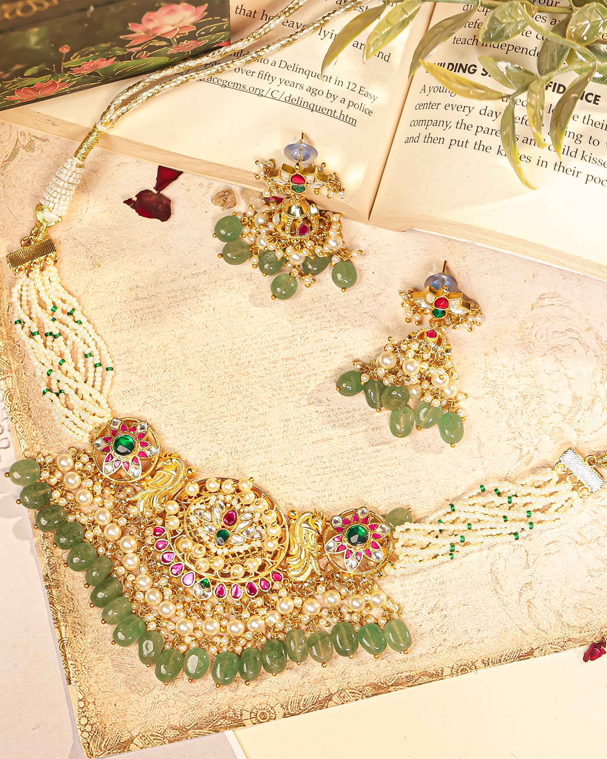 Lightweight Elegant Choker Necklace Set with Earrings