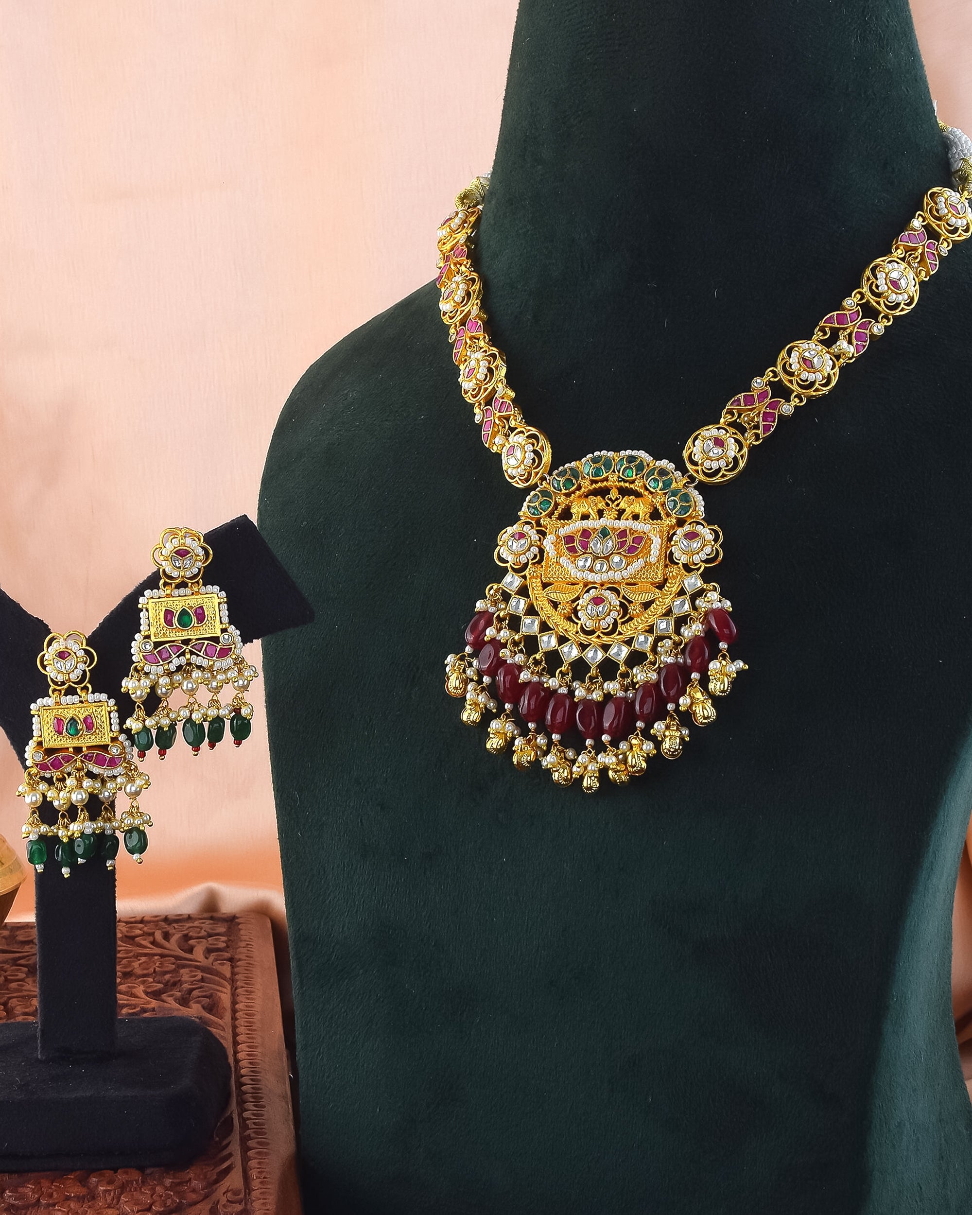 Premium Designer Pendant Necklace Set with Earrings