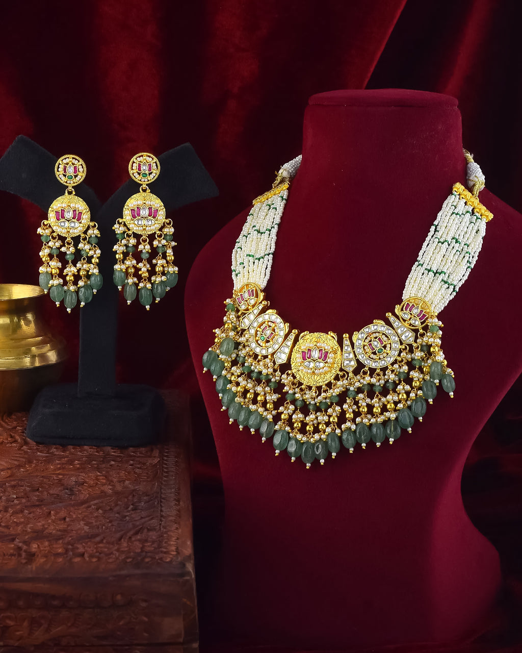 Minimal Gold Finish Necklace Set with Earrings