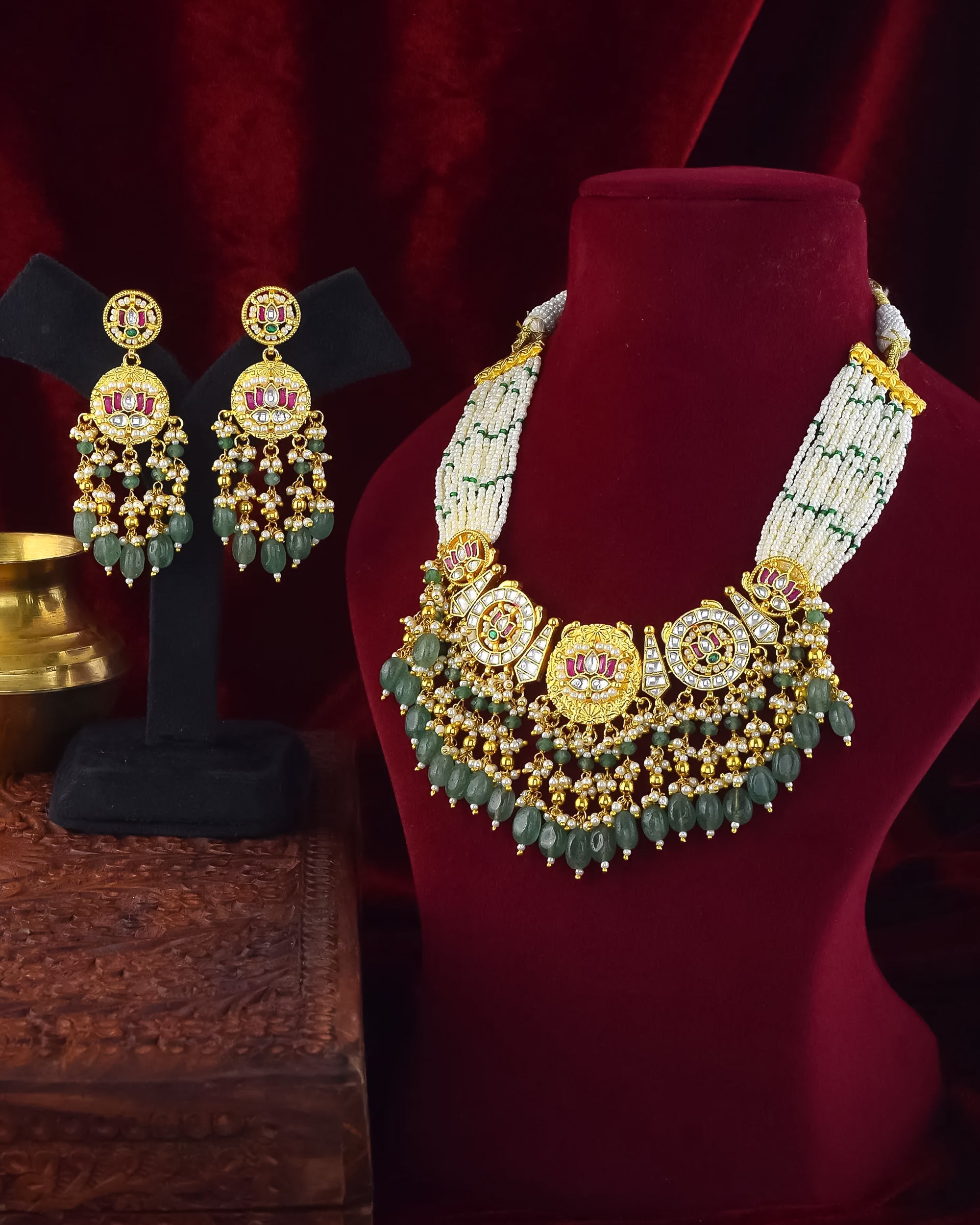 Minimal Gold Finish Necklace Set with Earrings