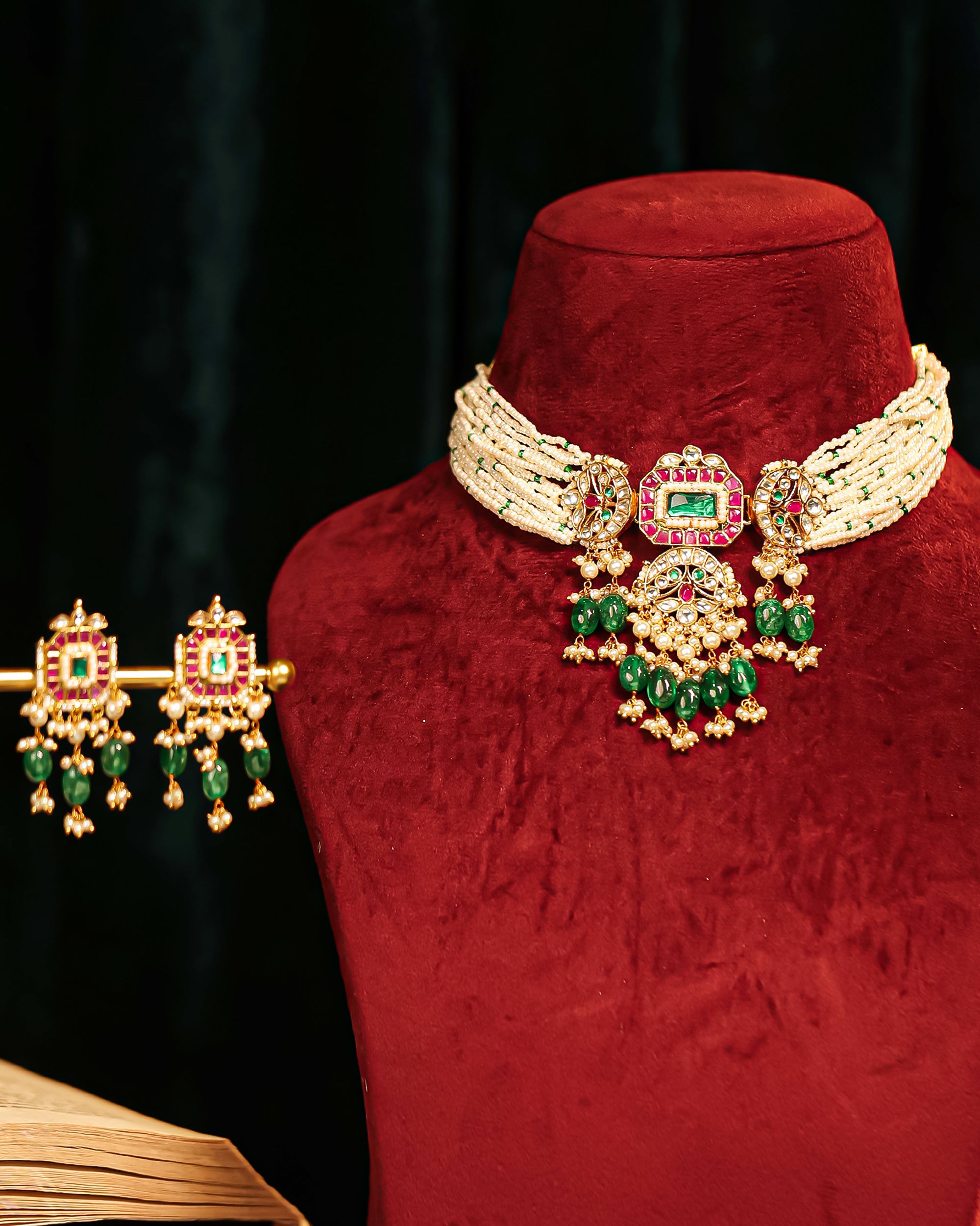 Classic Elegant Choker Necklace Set with Earrings
