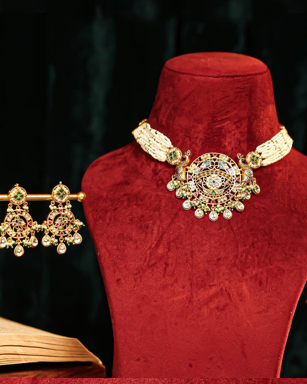 Elegant Gold Finish Choker Necklace Set with Earrings