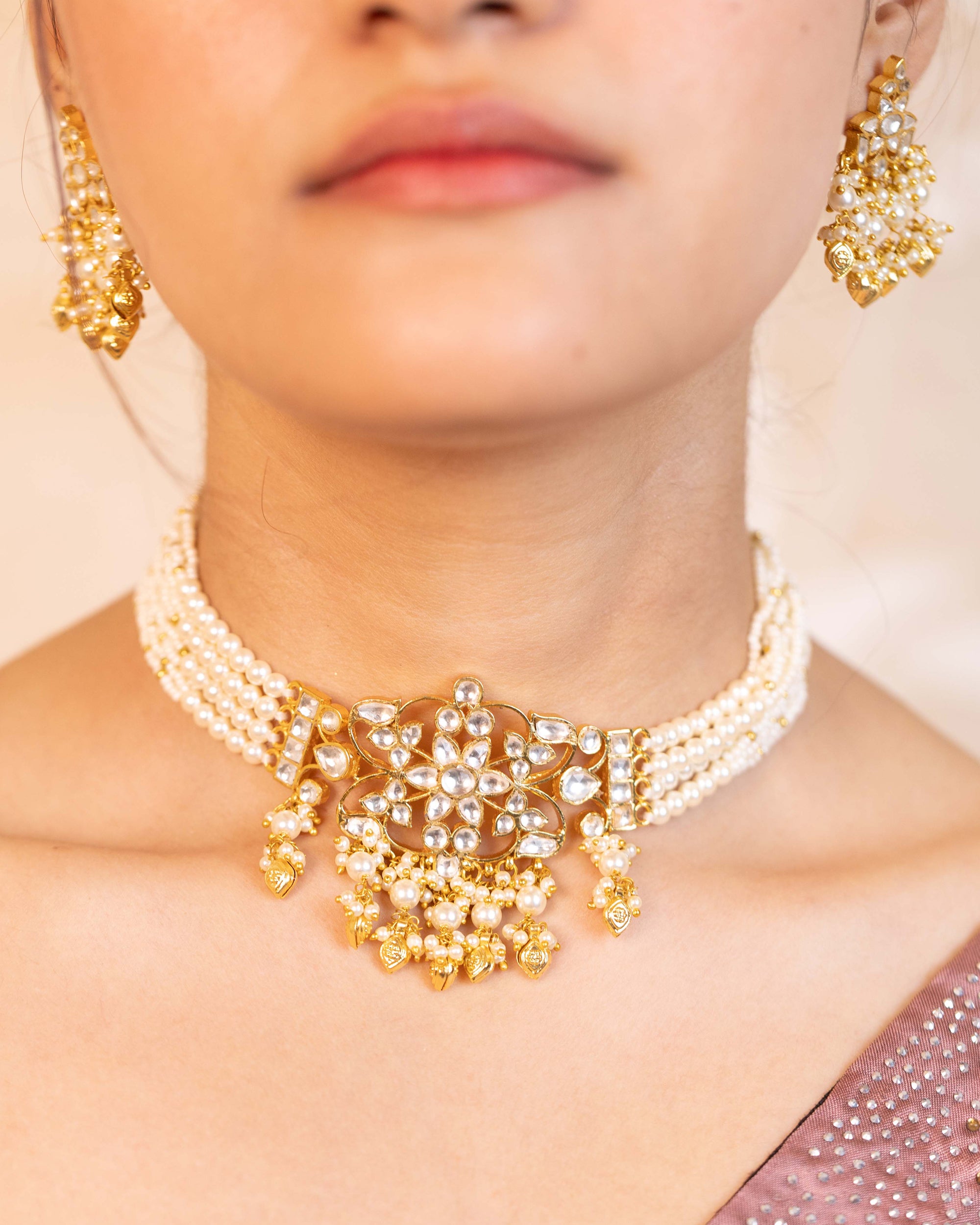 Minimal Lightweight Choker Necklace Set with Earrings