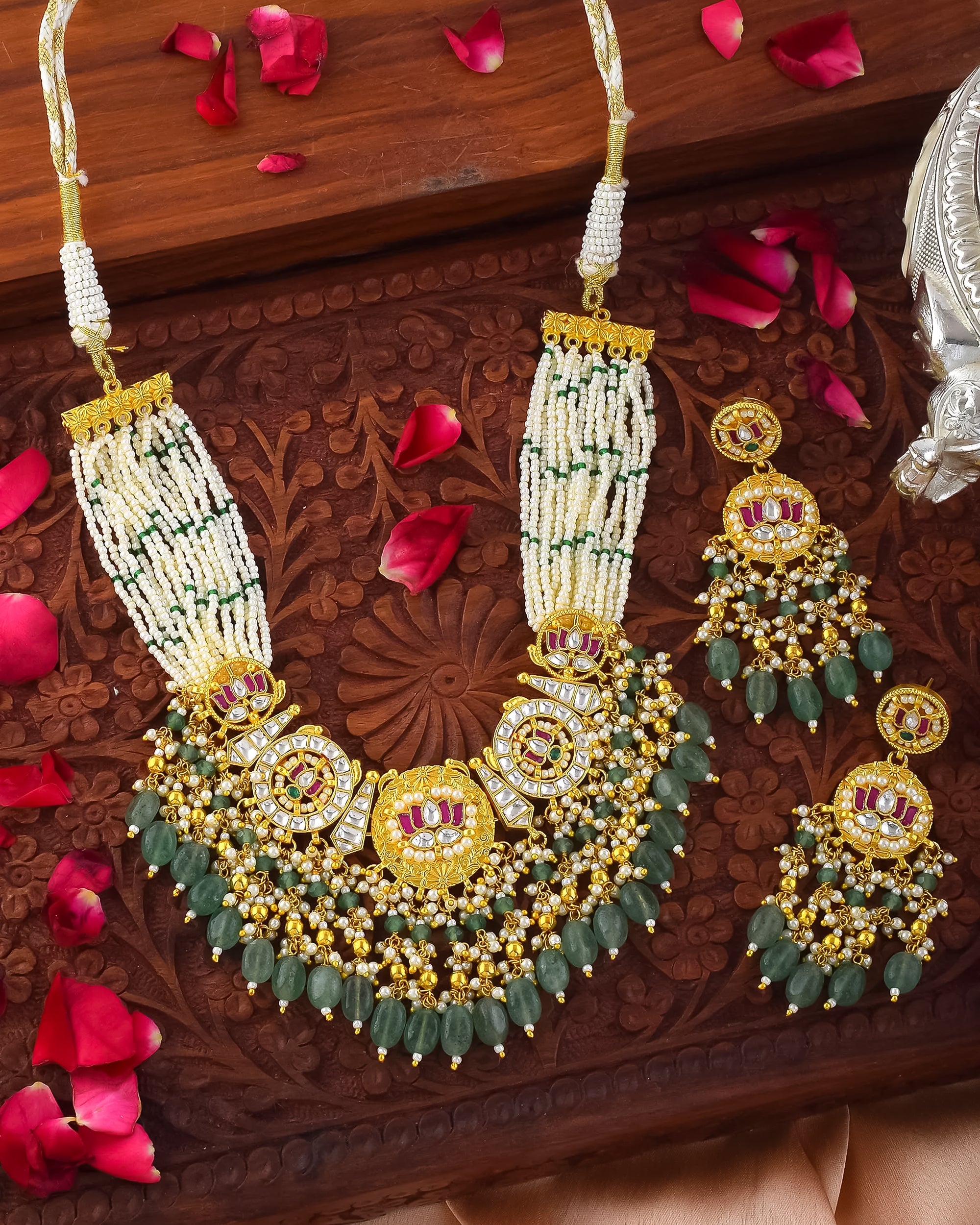Minimal Gold Finish Necklace Set with Earrings