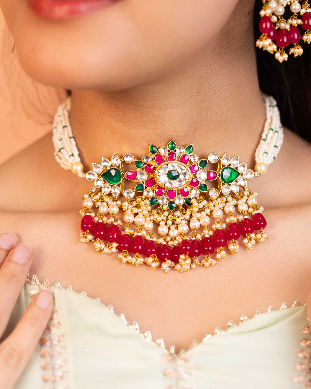 Lightweight Designer Choker Necklace Set with Earrings