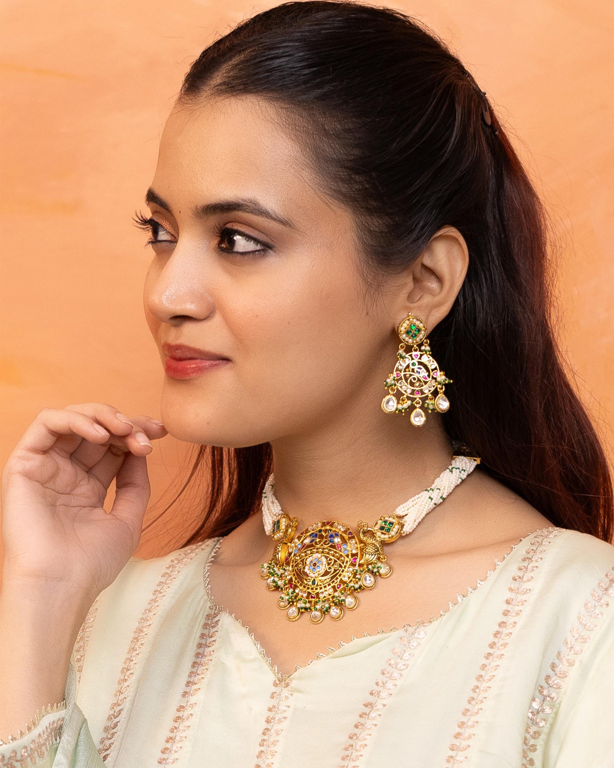 Elegant Gold Finish Choker Necklace Set with Earrings