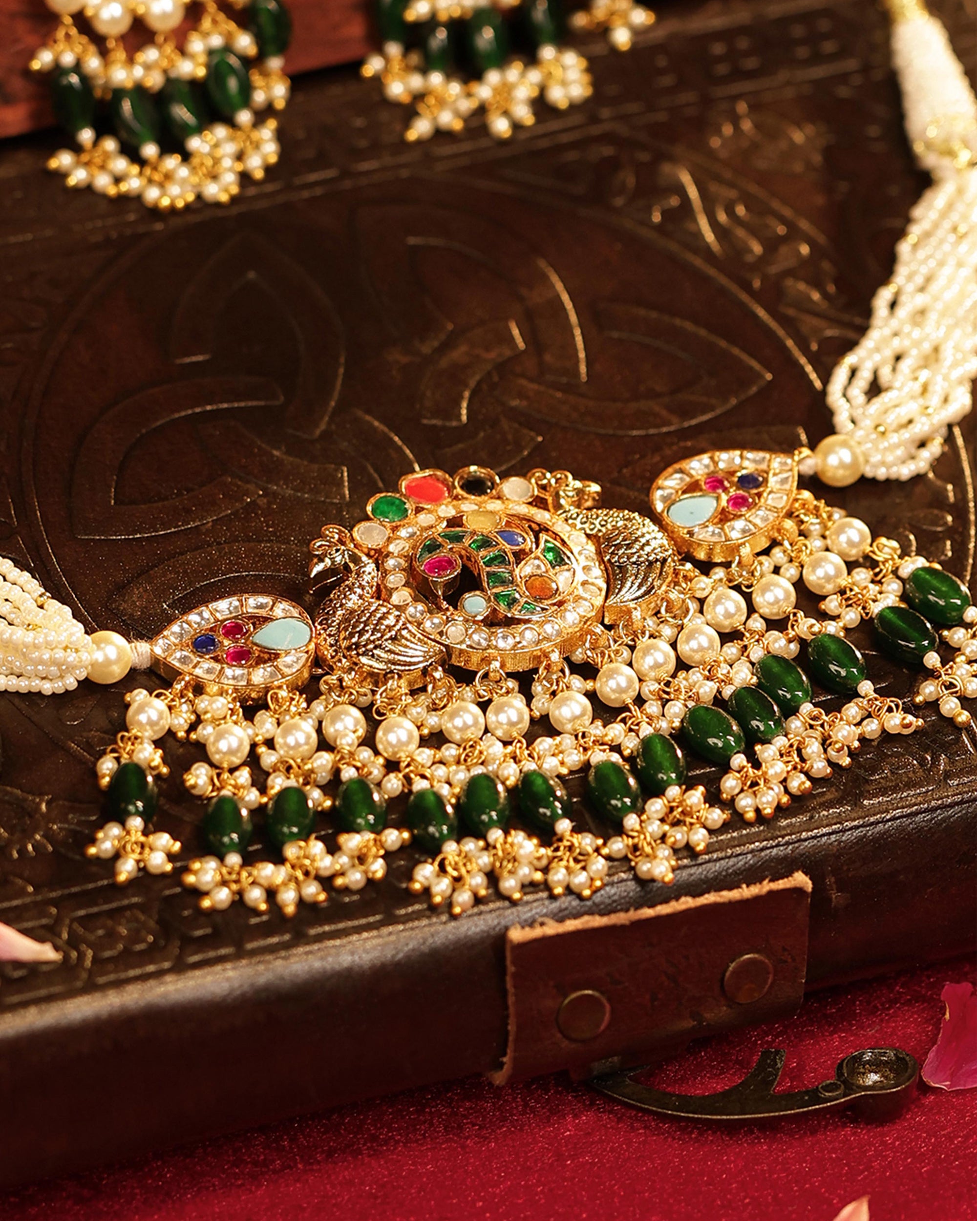 Elegant Gold Plated Choker Necklace Set with Earrings