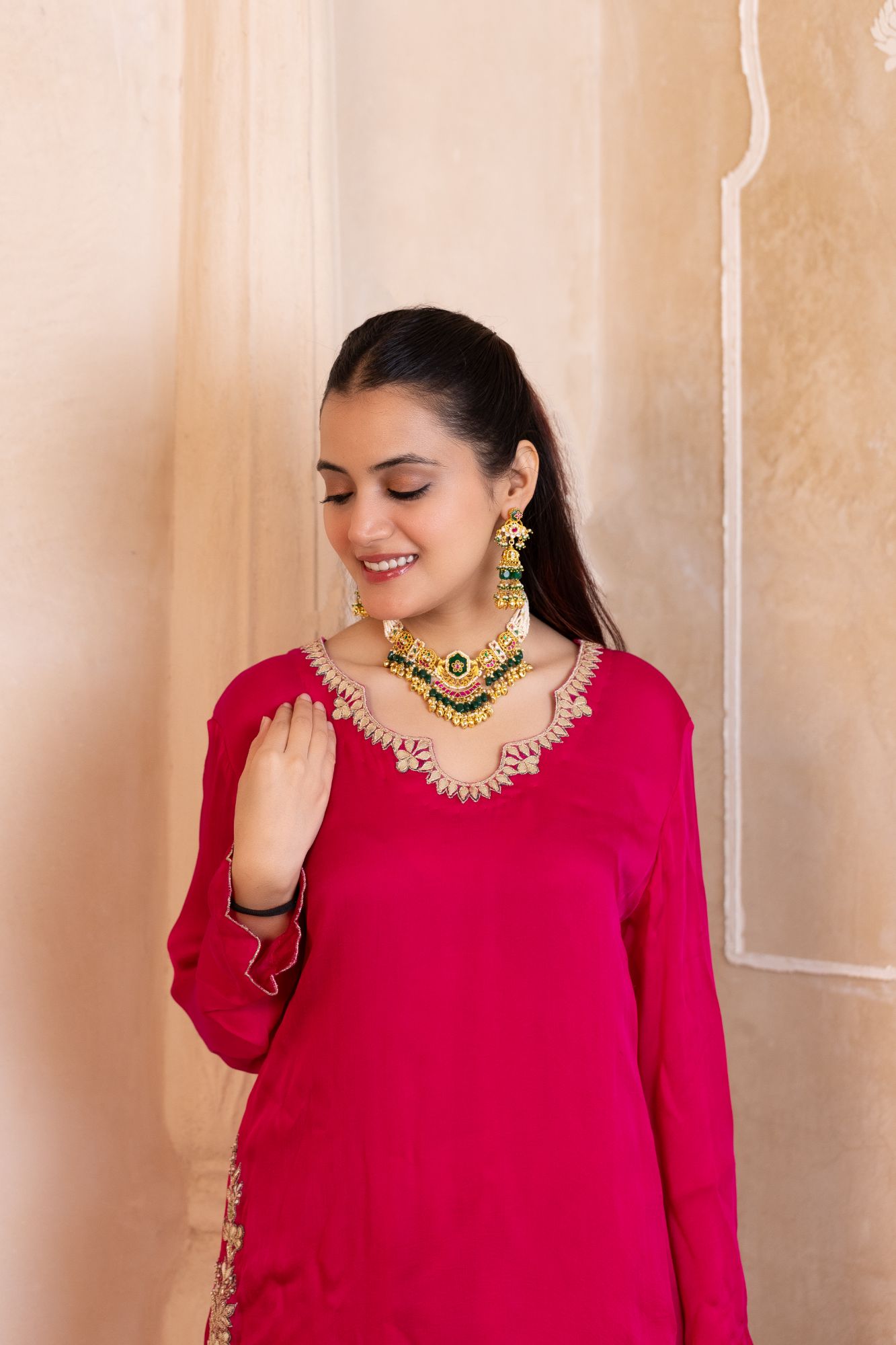 Minimal Lightweight Choker Necklace Set with Earrings
