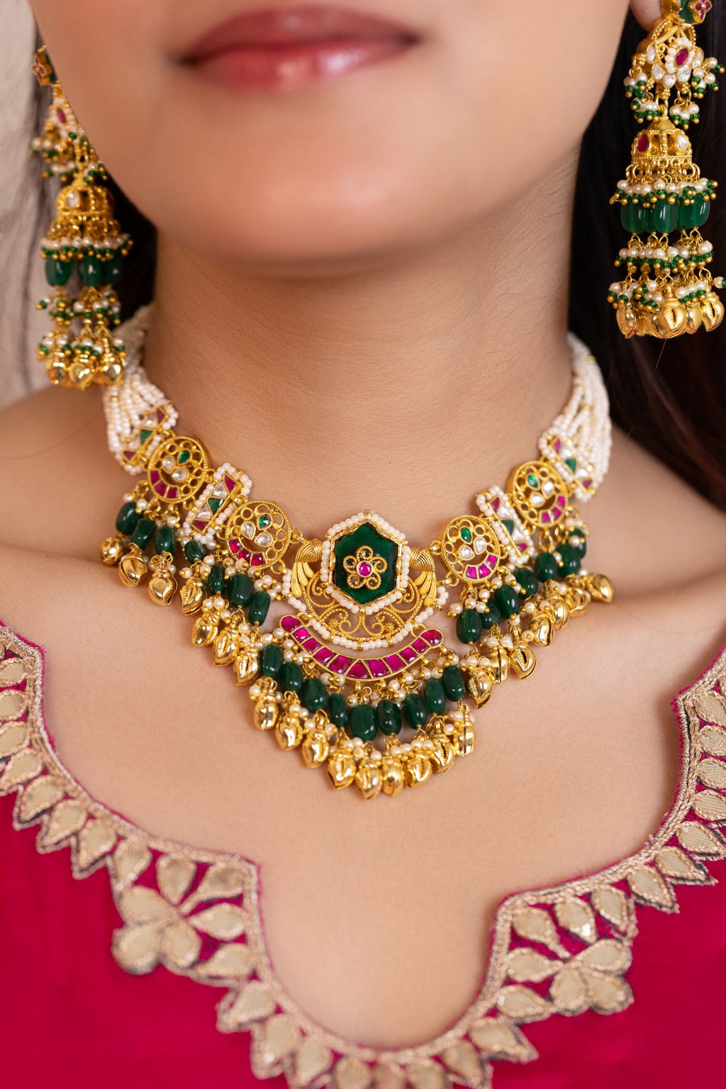 Minimal Lightweight Choker Necklace Set with Earrings