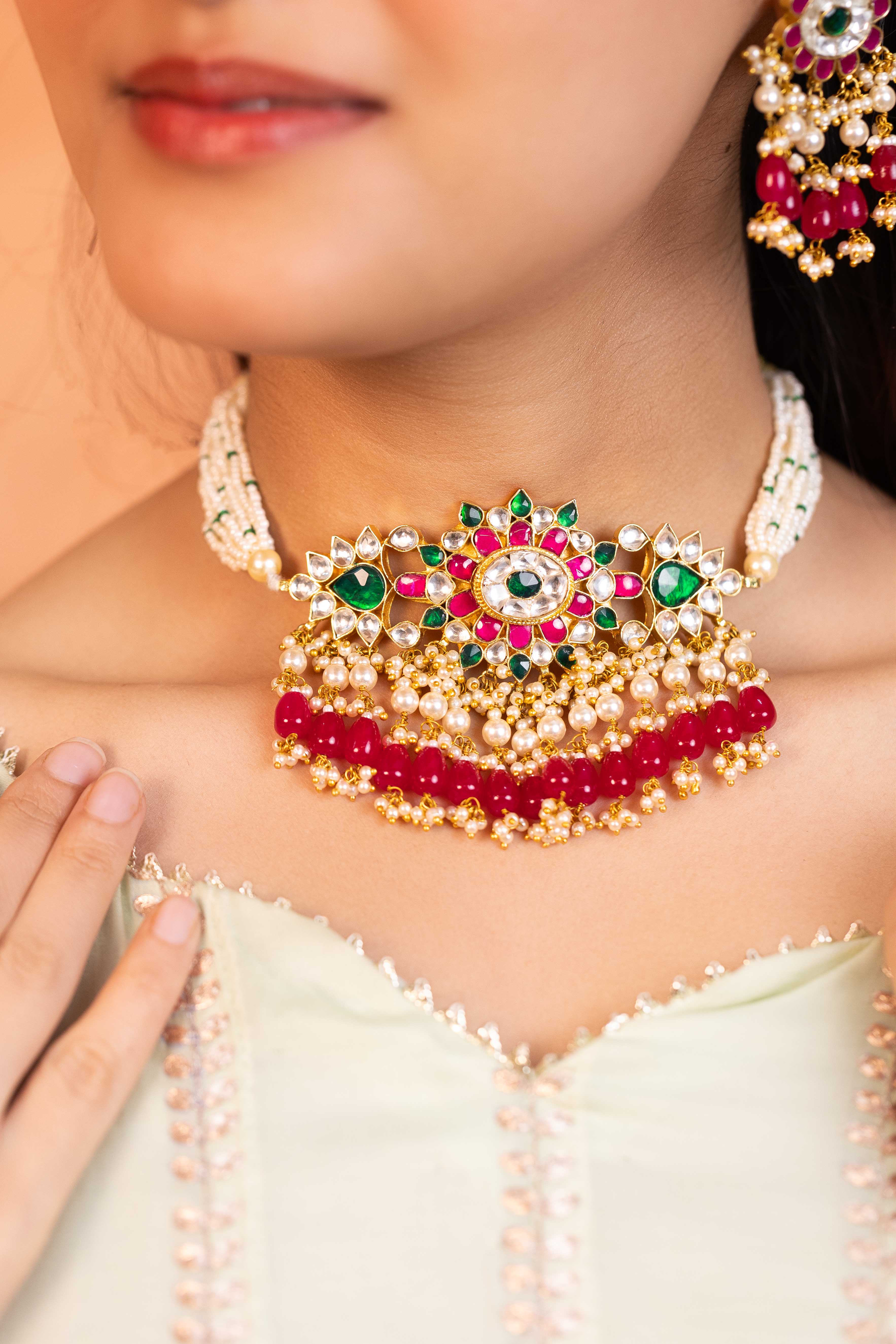 Lightweight Designer Choker Necklace Set with Earrings