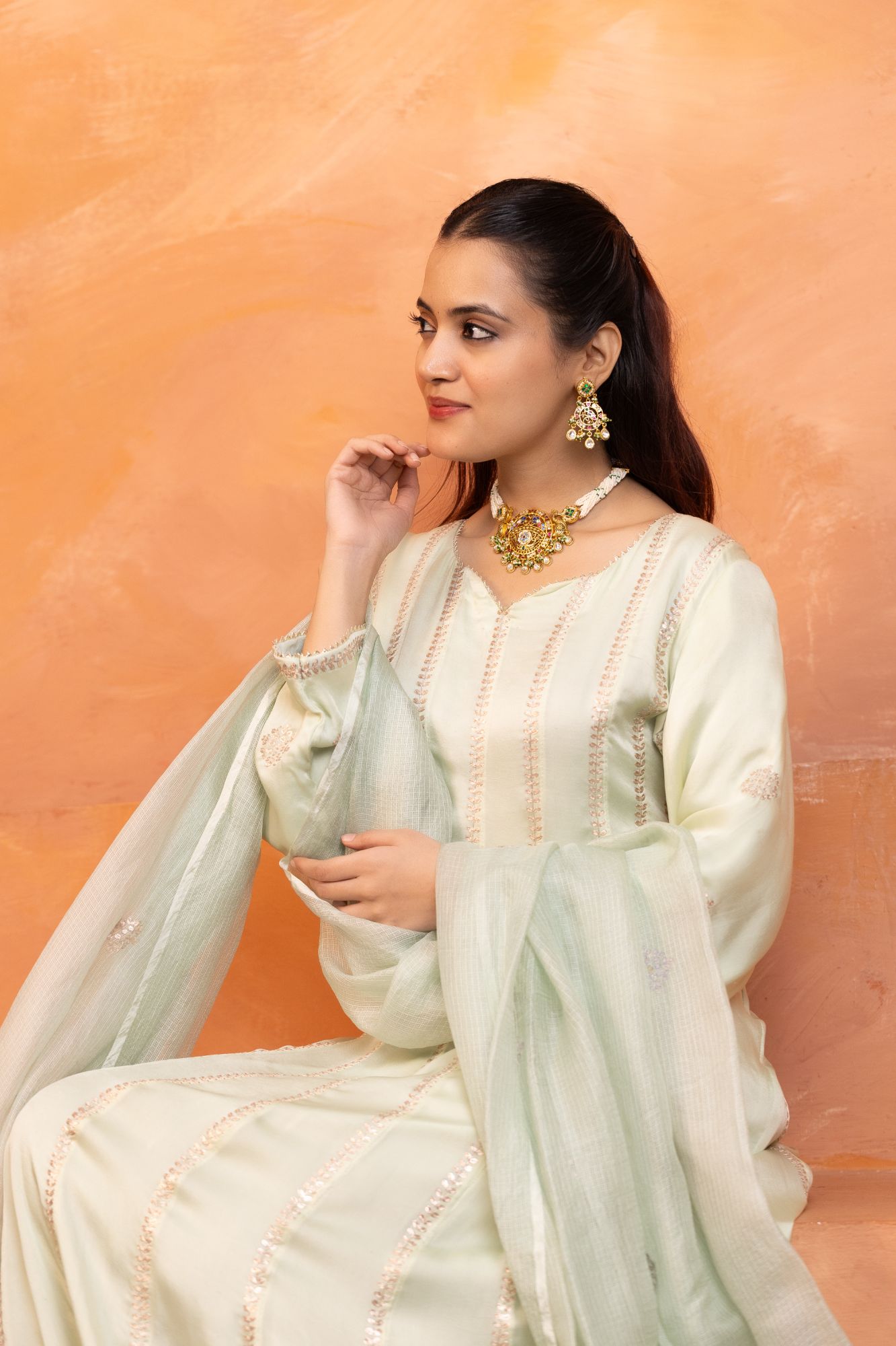 Elegant Gold Finish Choker Necklace Set with Earrings