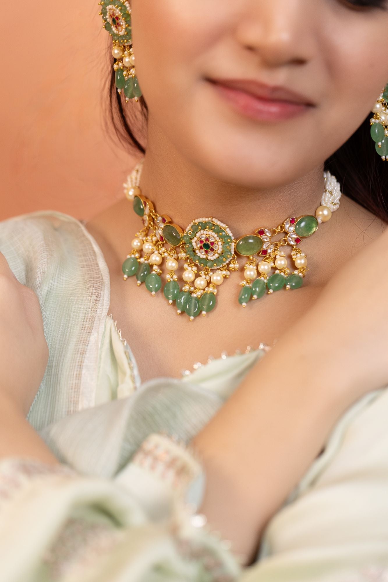 Lightweight Elegant Choker Necklace Set with Earrings