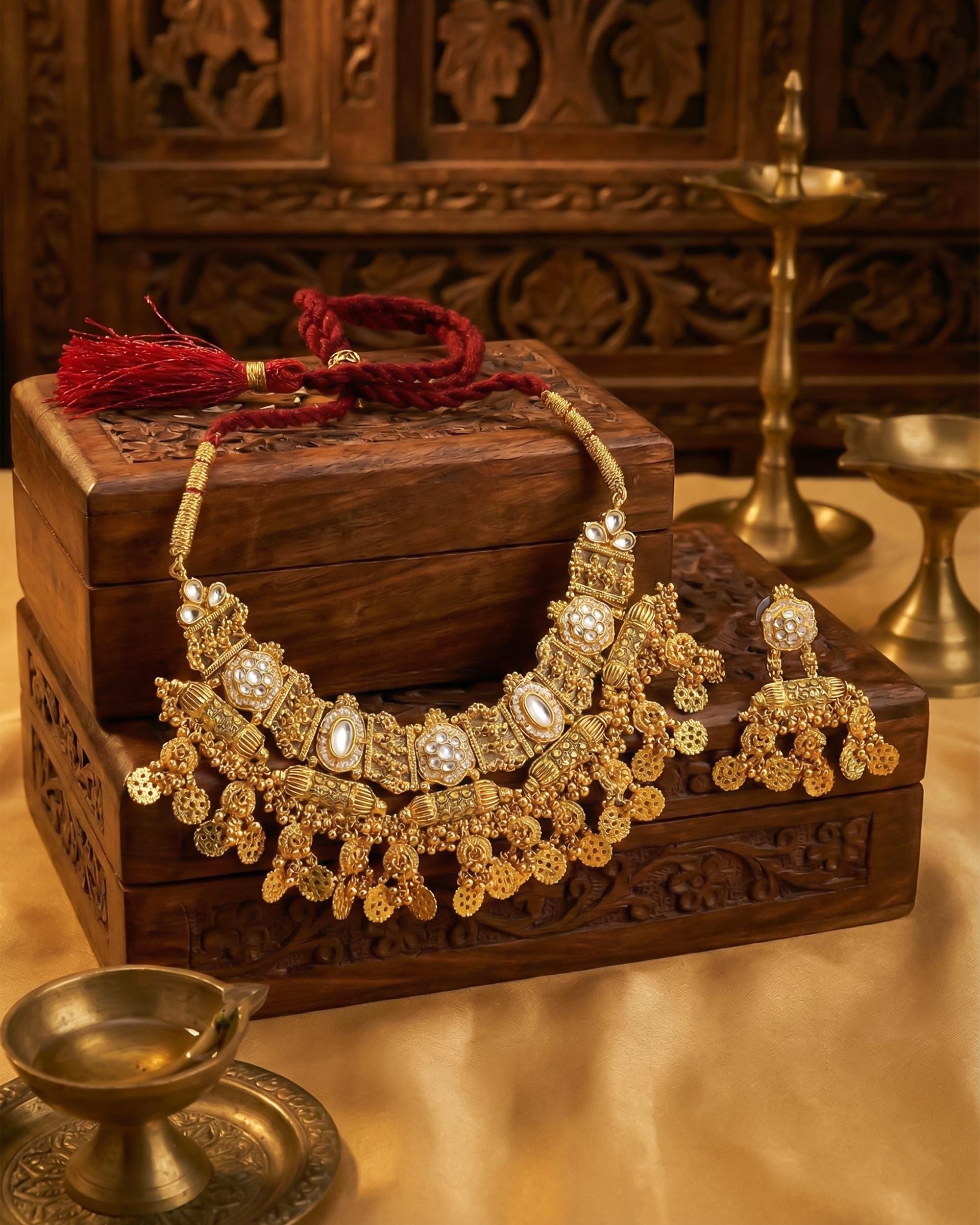 Royal Antique Gold Mesh Choker Set with Floral Coin Clusters