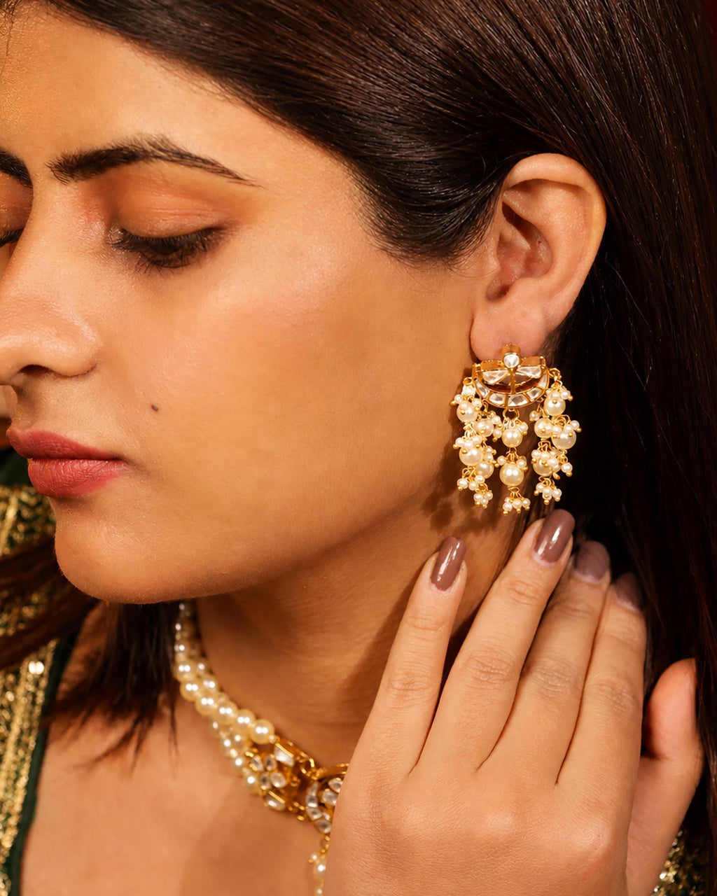 Minimalist Gold-Plated Kundan Choker Necklace Set with Cascading Pearl Clusters