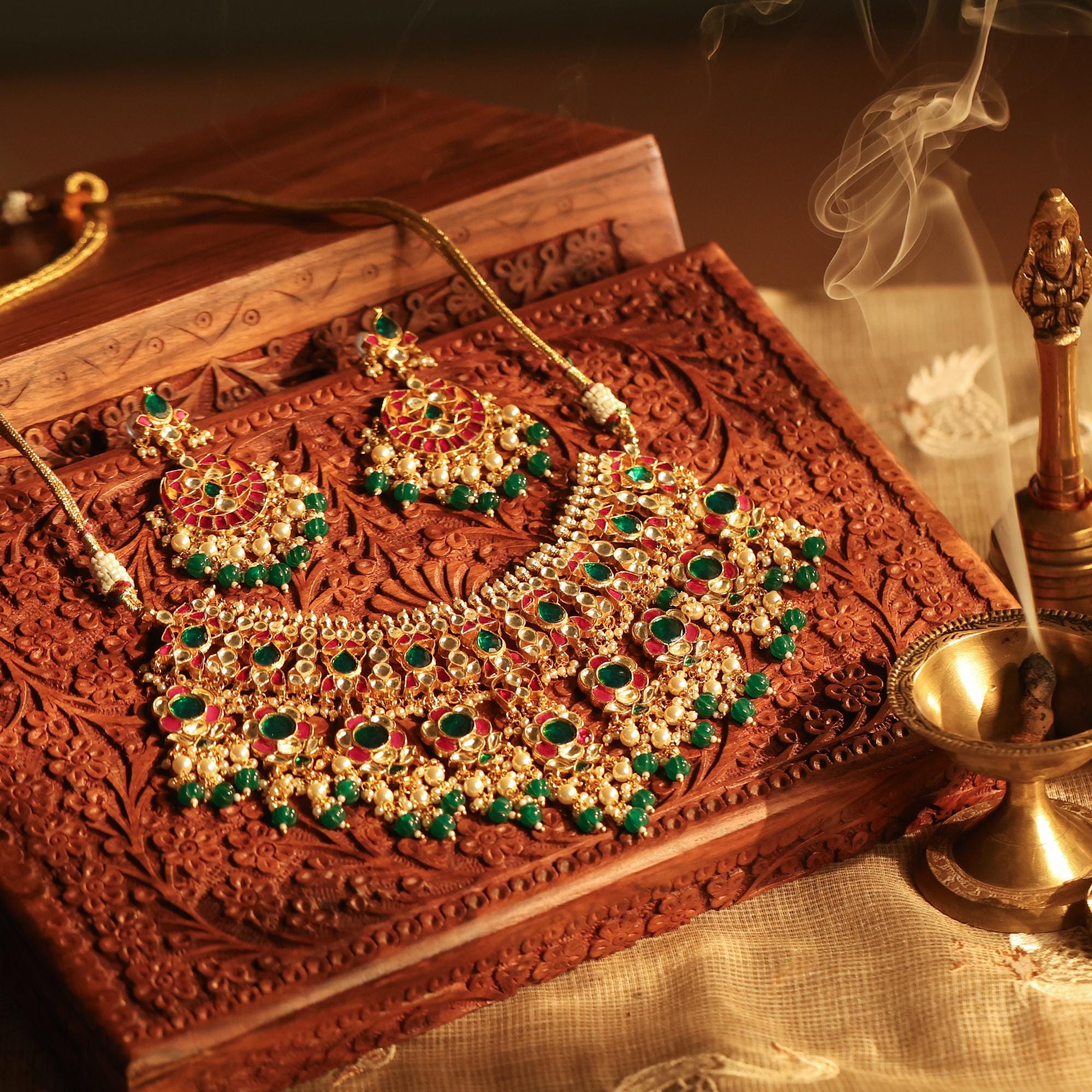 Handcrafted Kundan Choker Set: Emerald Green, Ruby Accents, Traditional Indian Bridal Necklace