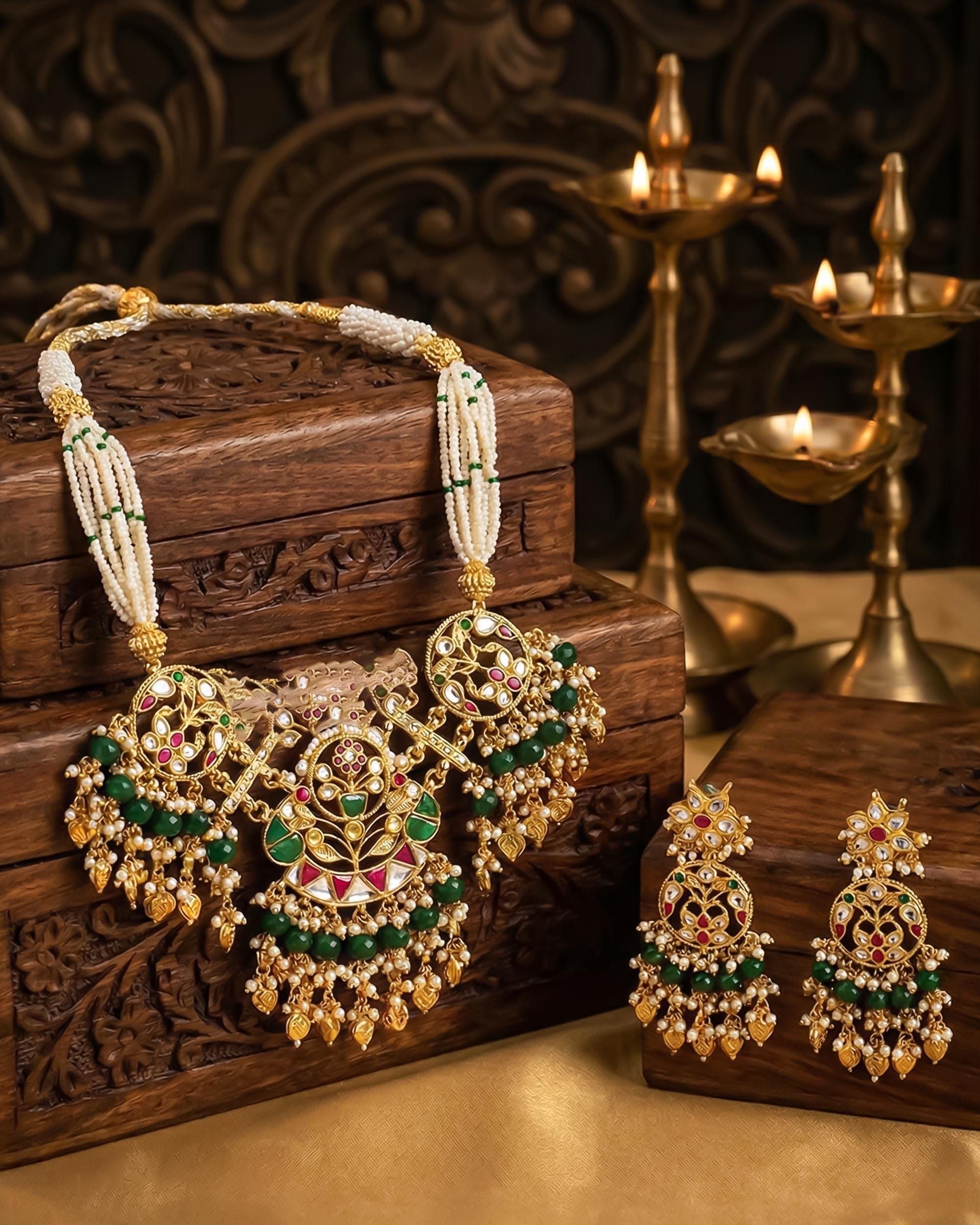 bridal jewelry set Kundan Choker Necklace Set  Antique Gold Pearl Emerald Mala Bridal Jewelry