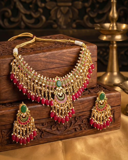 Juego de Rani Haar de oro antiguo Pachi Kundan con collar de ónix verde azulado, colgante real y pendientes