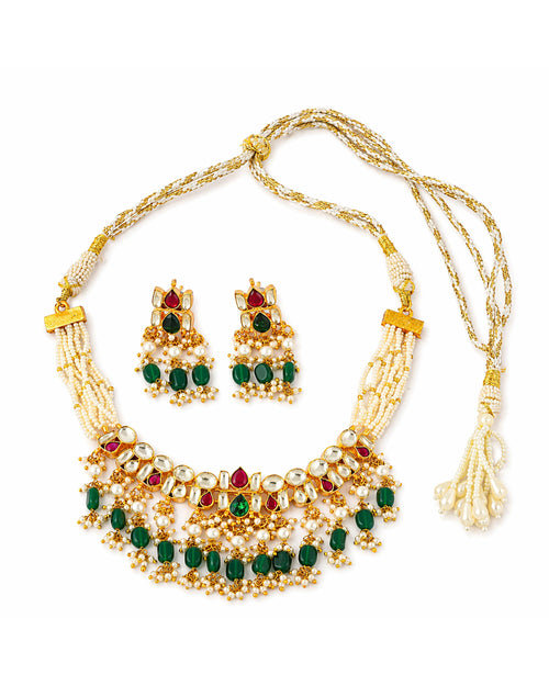 Elegantes handgefertigtes Kundan-Halsketten-Set mit smaragdgrünen und rubinroten Akzenten