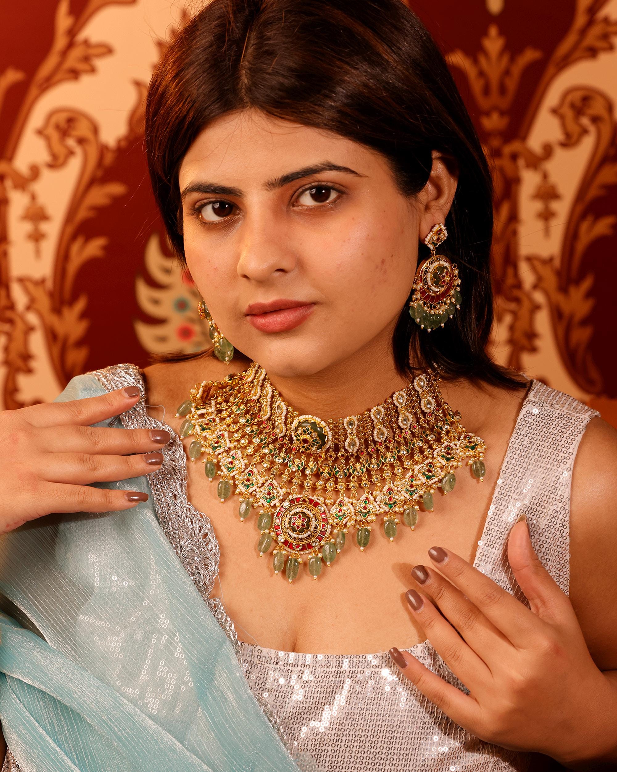 Regal Antique Gold Kundan Choker Set with Emerald Green Drops