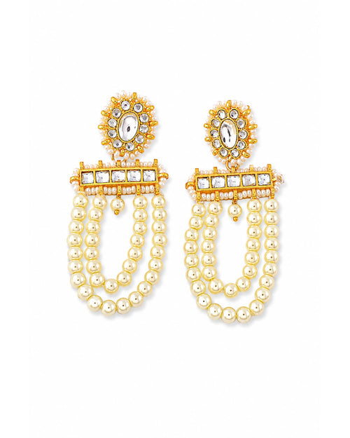 Elegante Perlenohrringe, kundanvergoldeter Schmuck, traditionelle indische Hochzeitsohrringe, raffiniertes festliches Accessoire