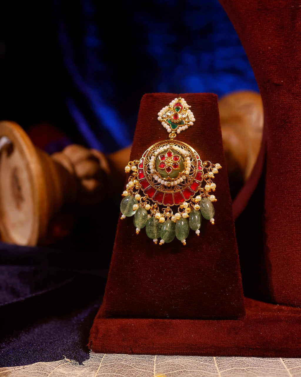 Regal Antique Gold Kundan Choker Set with Emerald Green Drops